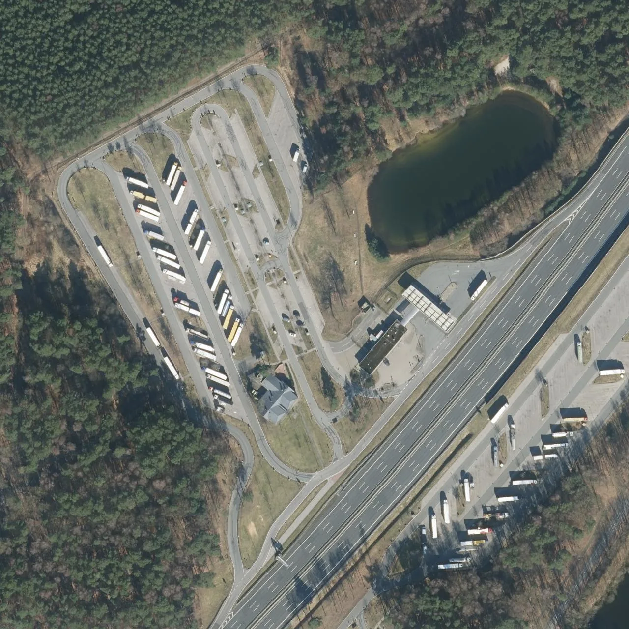 Aerial photo (orthophoto) of truck parking Grundbergsee Nord from 2024