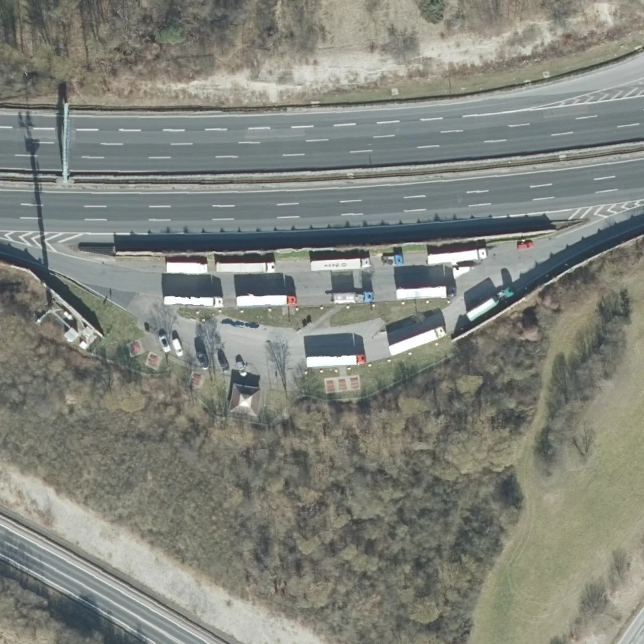 Aerial photo (orthophoto) of truck parking Hedemünden Ost from 2025