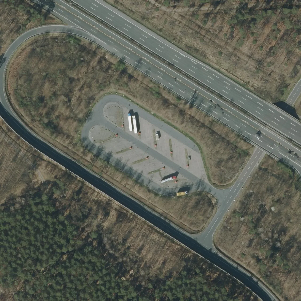 Aerial photo (orthophoto) of truck parking RA A2 km 129 Süd from 2025