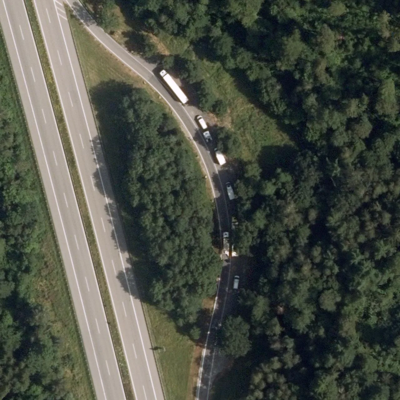 Luftbild (Orthofoto) des LKW-Parkplatzes Brentermais Nord aus dem Jahr 2022