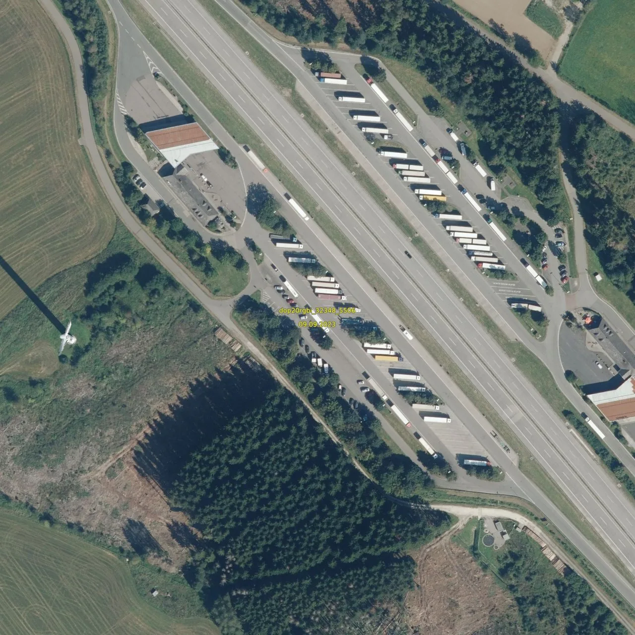 Luftbild (Orthofoto) des LKW-Parkplatzes Hochwald West aus dem Jahr 2023