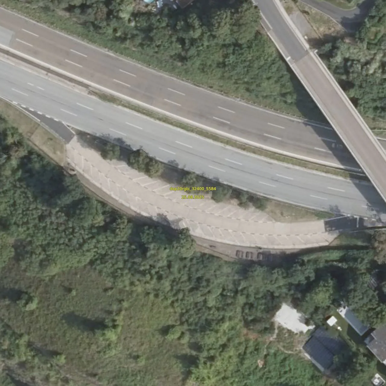 Luftbild (Orthofoto) des LKW-Parkplatzes Auf der Zeg aus dem Jahr 2025
