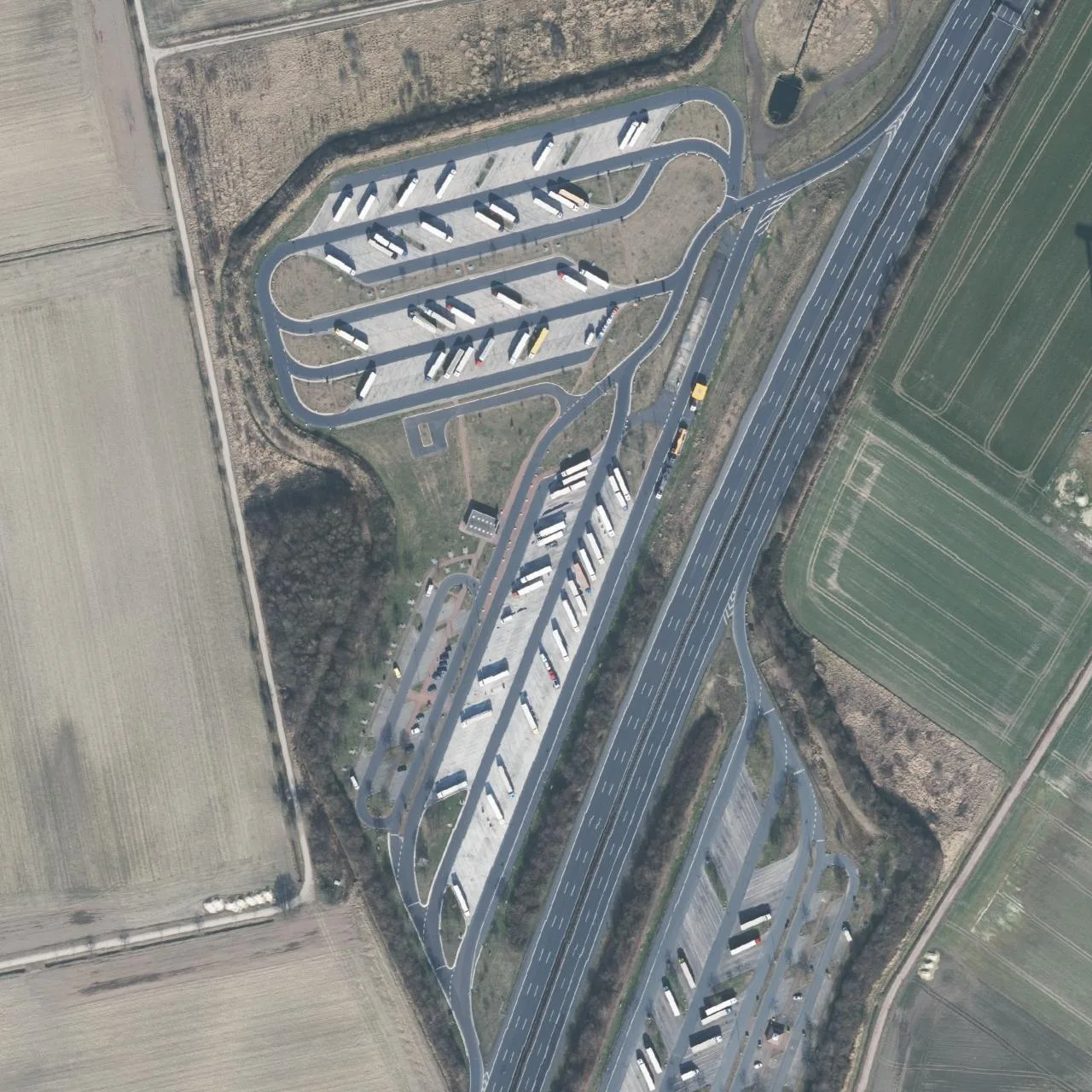 Aerial photo (orthophoto) of truck parking Bückethaler Knick Nord (Bad Nenndorf N) from 2025