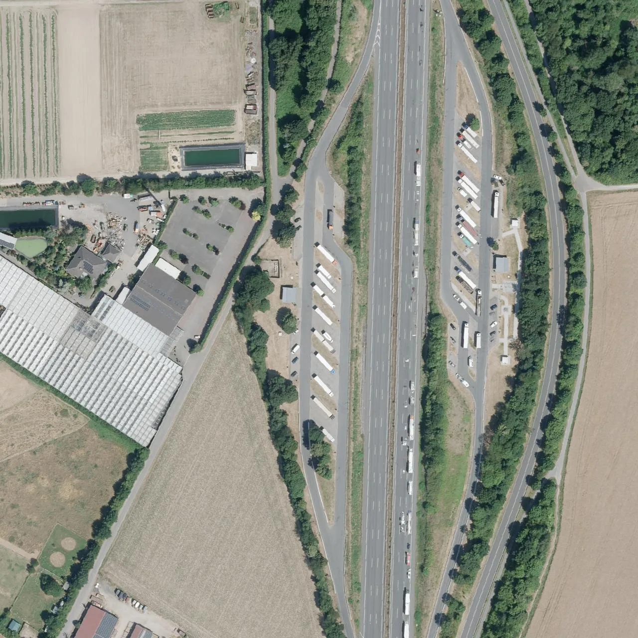 Luftbild (Orthofoto) des LKW-Parkplatzes Reusrather Heide West aus dem Jahr 2023