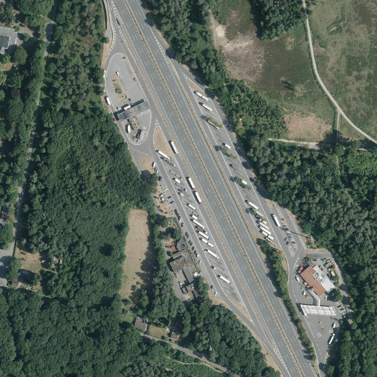 Luftbild (Orthofoto) des LKW-Parkplatzes Ohligser Heide West aus dem Jahr 2023