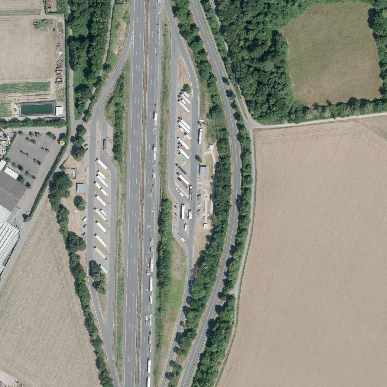 Luftbild (Orthofoto) des LKW-Parkplatzes Reusrather Heide Ost aus dem Jahr 2023