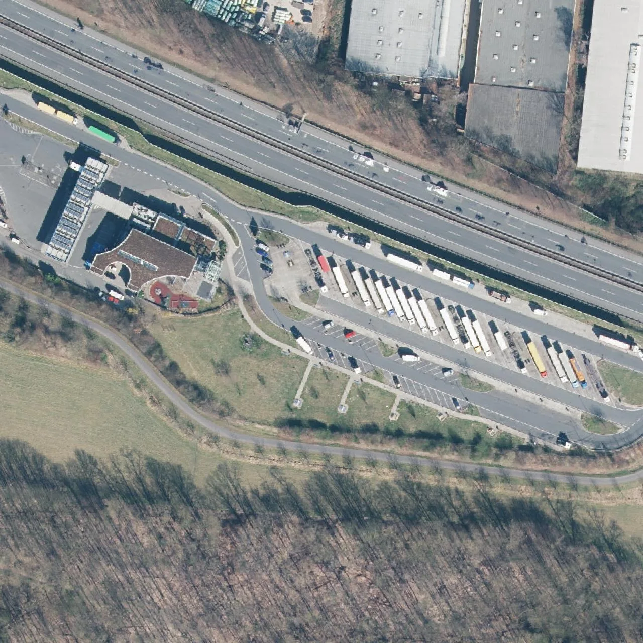 Aerial photo (orthophoto) of truck parking TR Beverbach from 2025