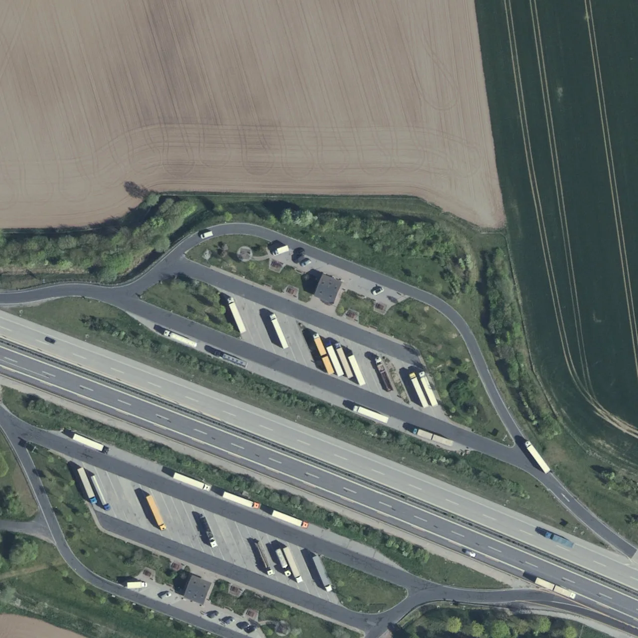 Aerial photo (orthophoto) of truck parking Mühlenberg Nord from 2024