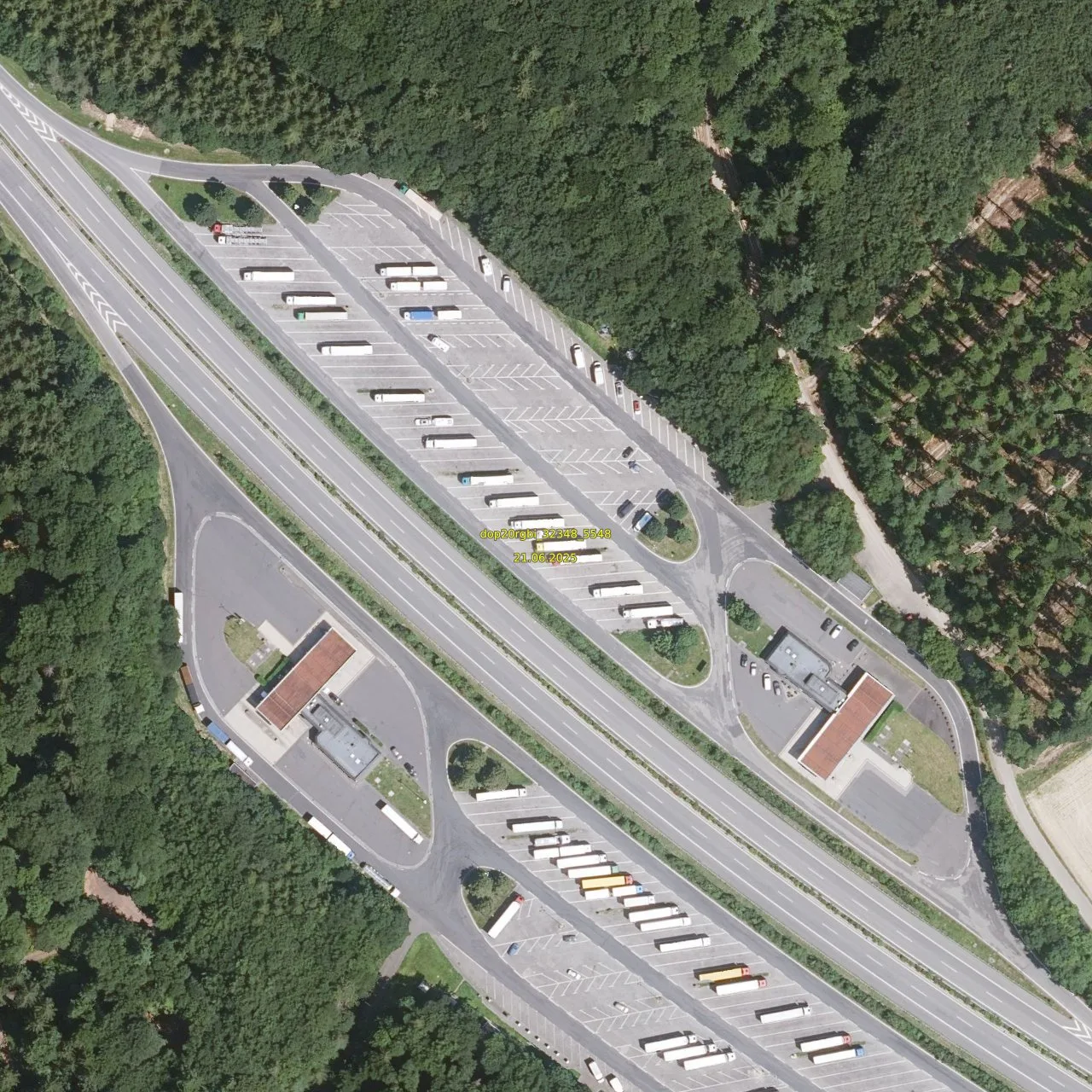 Luftbild (Orthofoto) des LKW-Parkplatzes Eifel Ost aus dem Jahr 2025