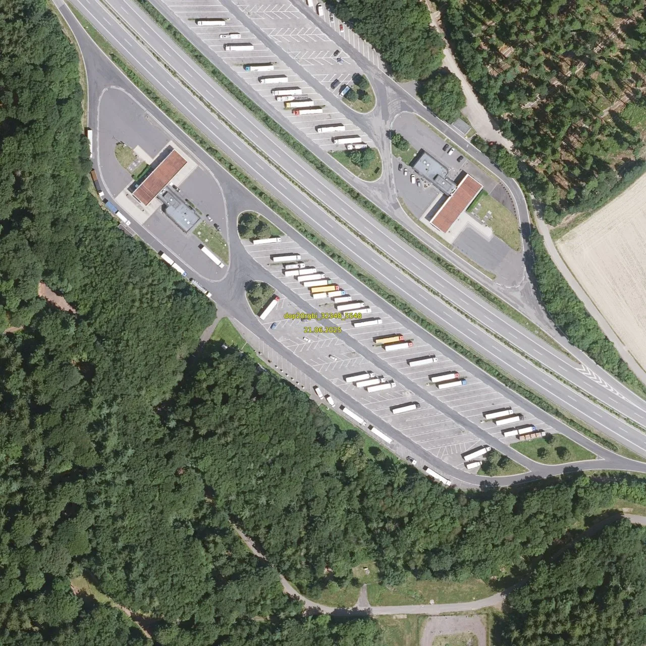 Luftbild (Orthofoto) des LKW-Parkplatzes Eifel West aus dem Jahr 2025