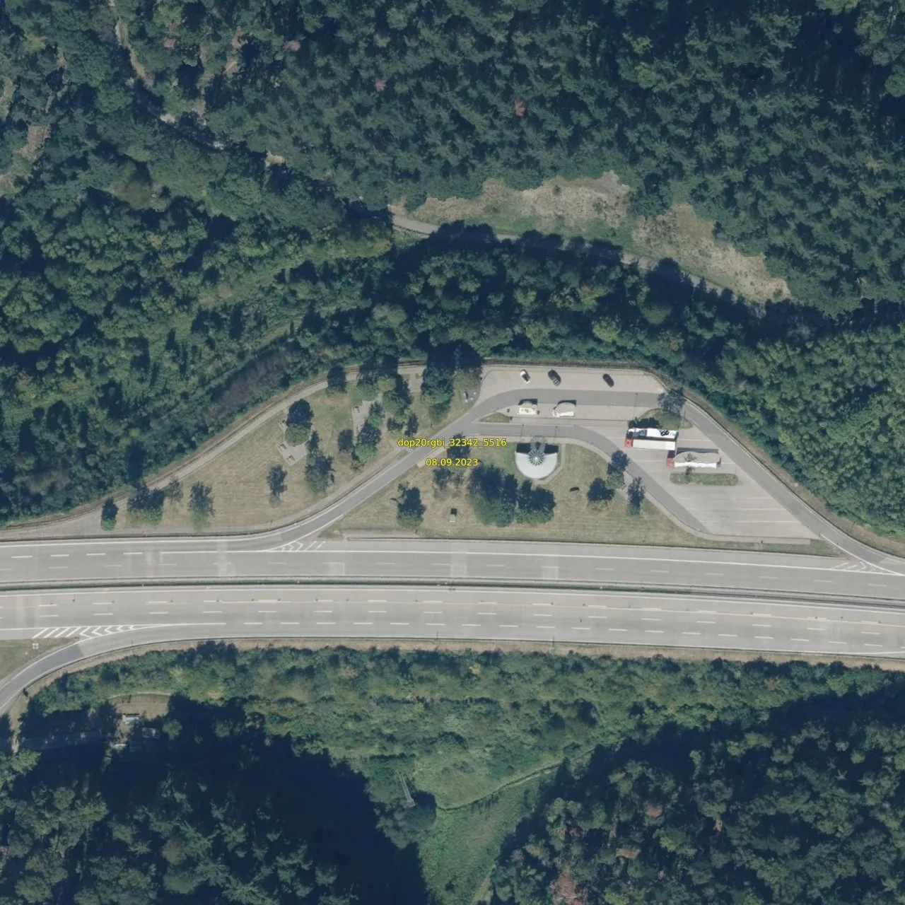 Luftbild (Orthofoto) des LKW-Parkplatzes Mehringer Höhe aus dem Jahr 2023