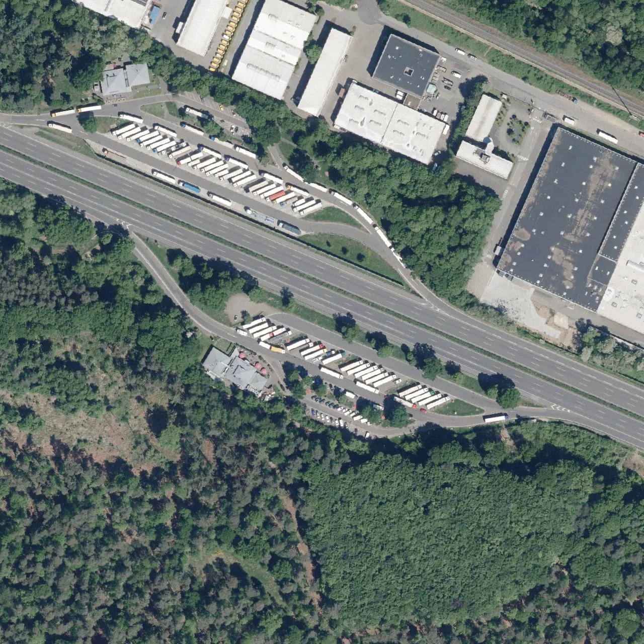 Luftbild (Orthofoto) des LKW-Parkplatzes Königsforst West aus dem Jahr 2023