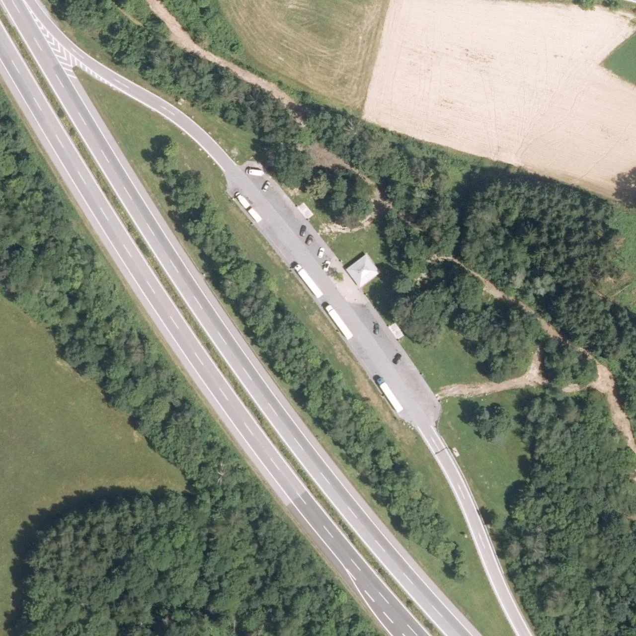 Luftbild (Orthofoto) des LKW-Parkplatzes Stierwaid Nord aus dem Jahr 2022