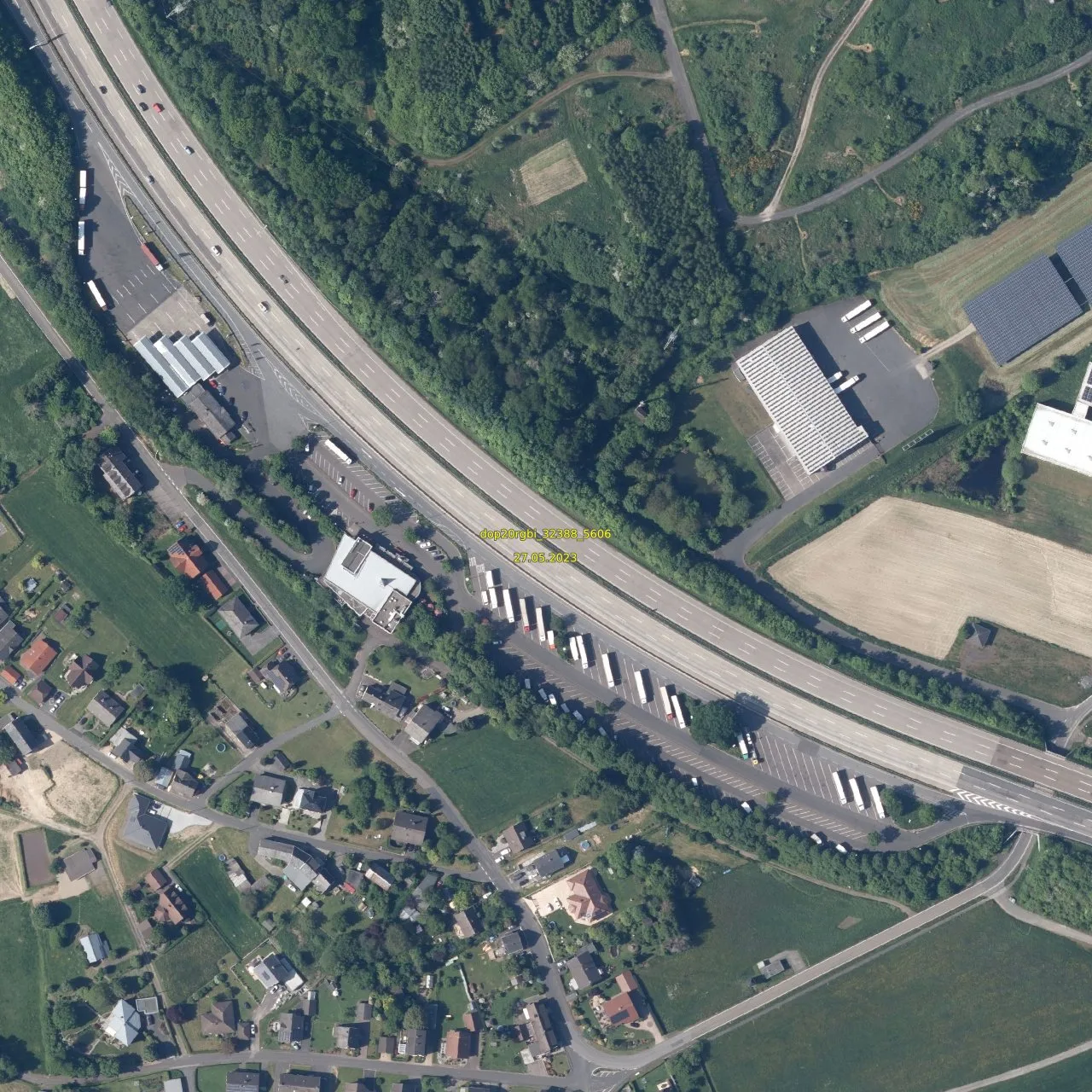 Luftbild (Orthofoto) des LKW-Parkplatzes Fernthal  aus dem Jahr 2023