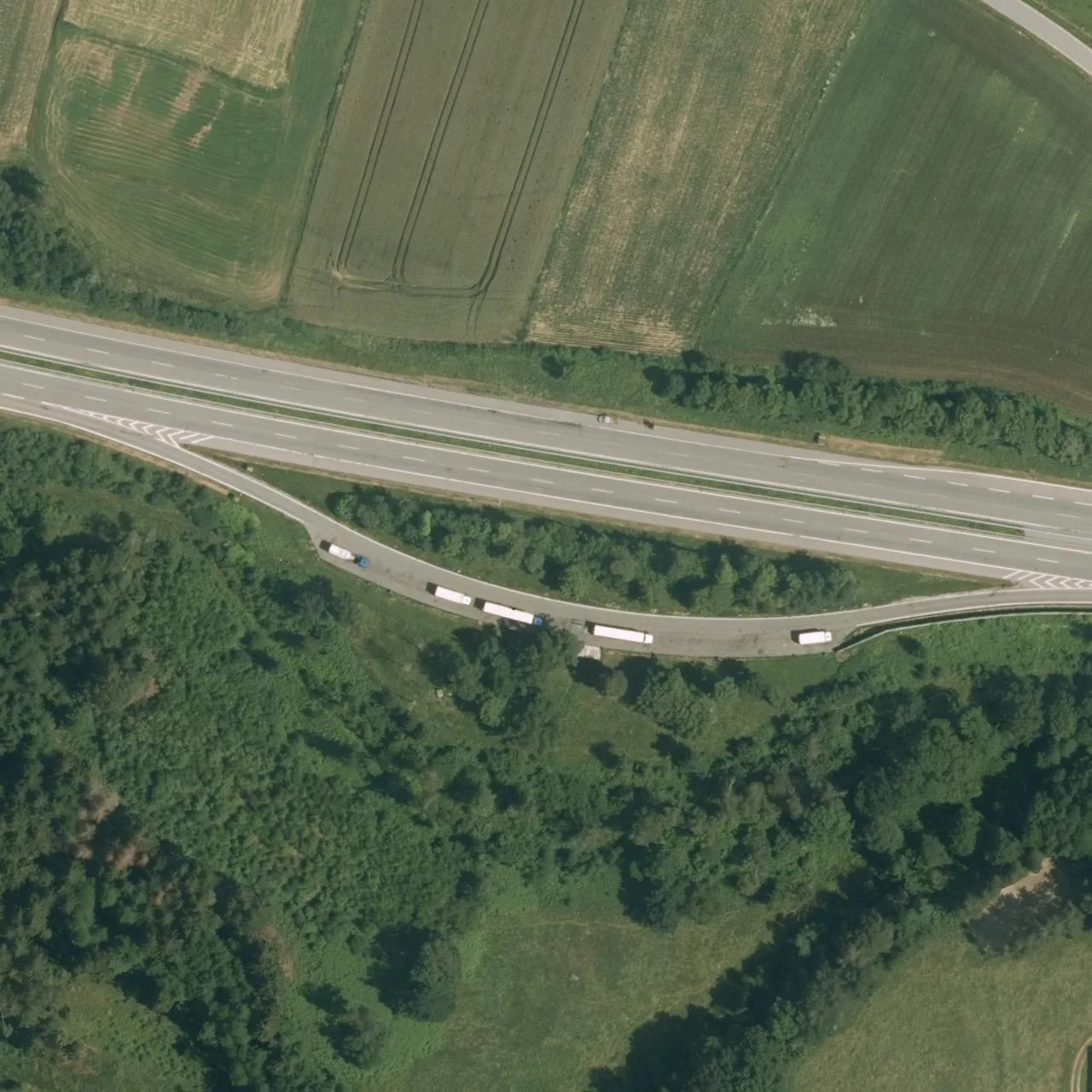 Luftbild (Orthofoto) des LKW-Parkplatzes Schaufelholz Süd aus dem Jahr 2022