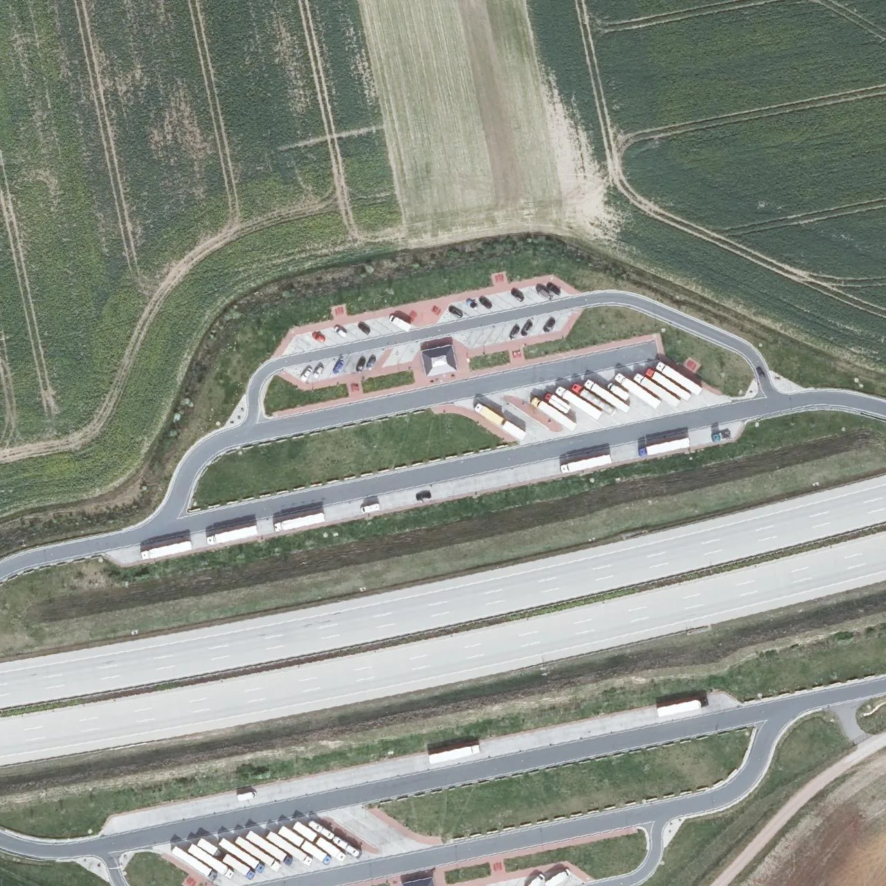 Aerial photo (orthophoto) of truck parking Tümmelsberg Nord from 2024