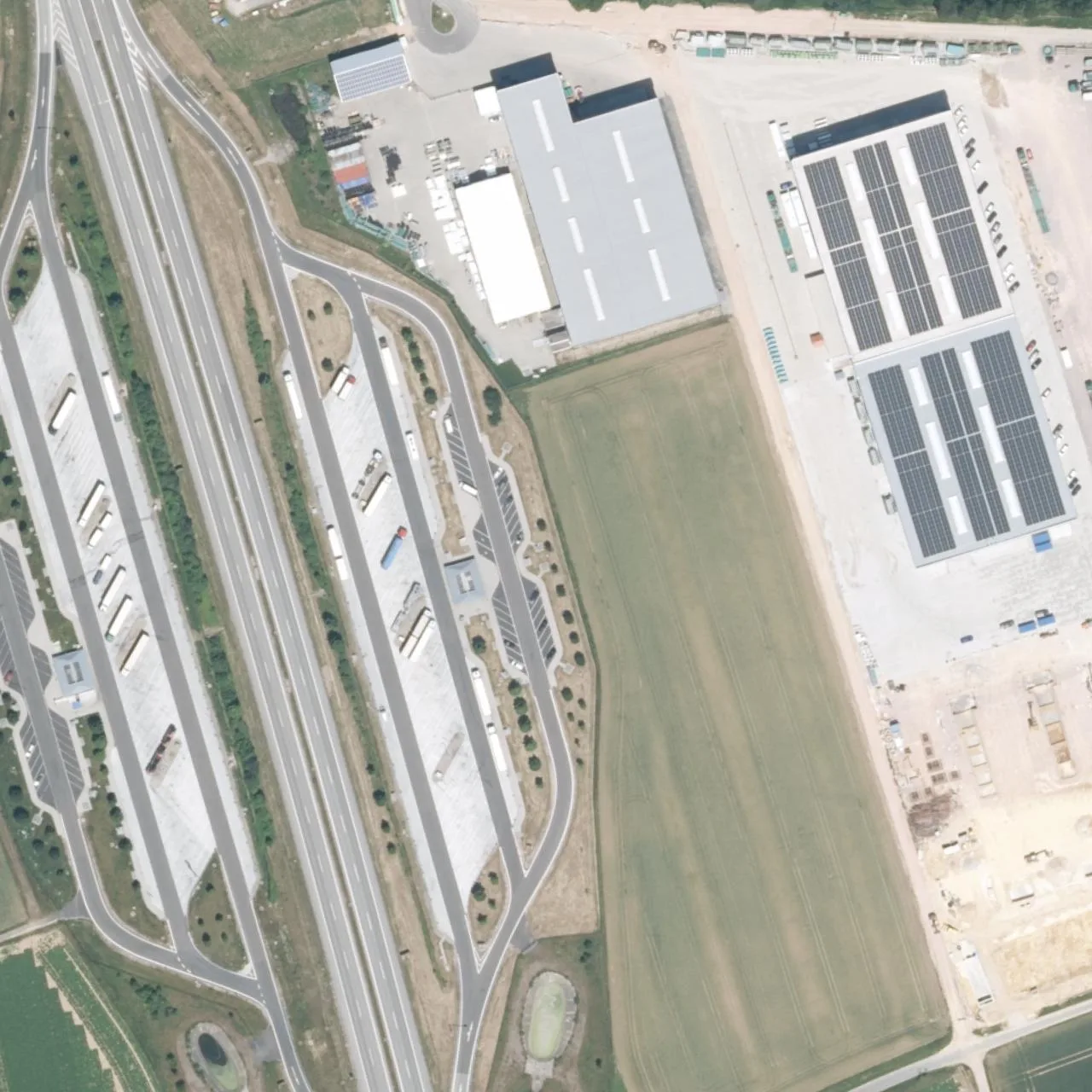 Aerial photo (orthophoto) of truck parking Schlossberg Ost (bisher Pfreimd Ost) from 2025