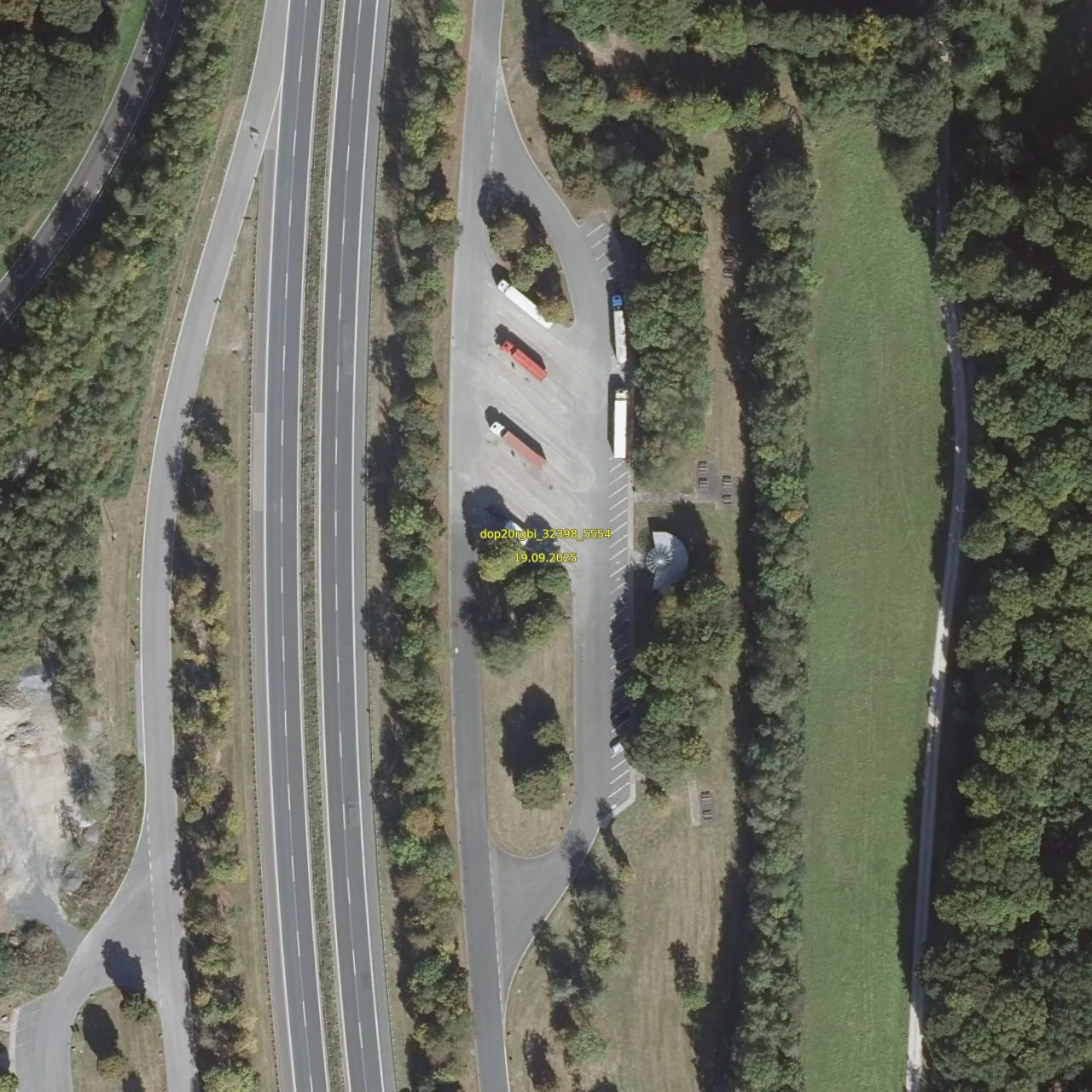 Luftbild (Orthofoto) des LKW-Parkplatzes Erzkaul aus dem Jahr 2025