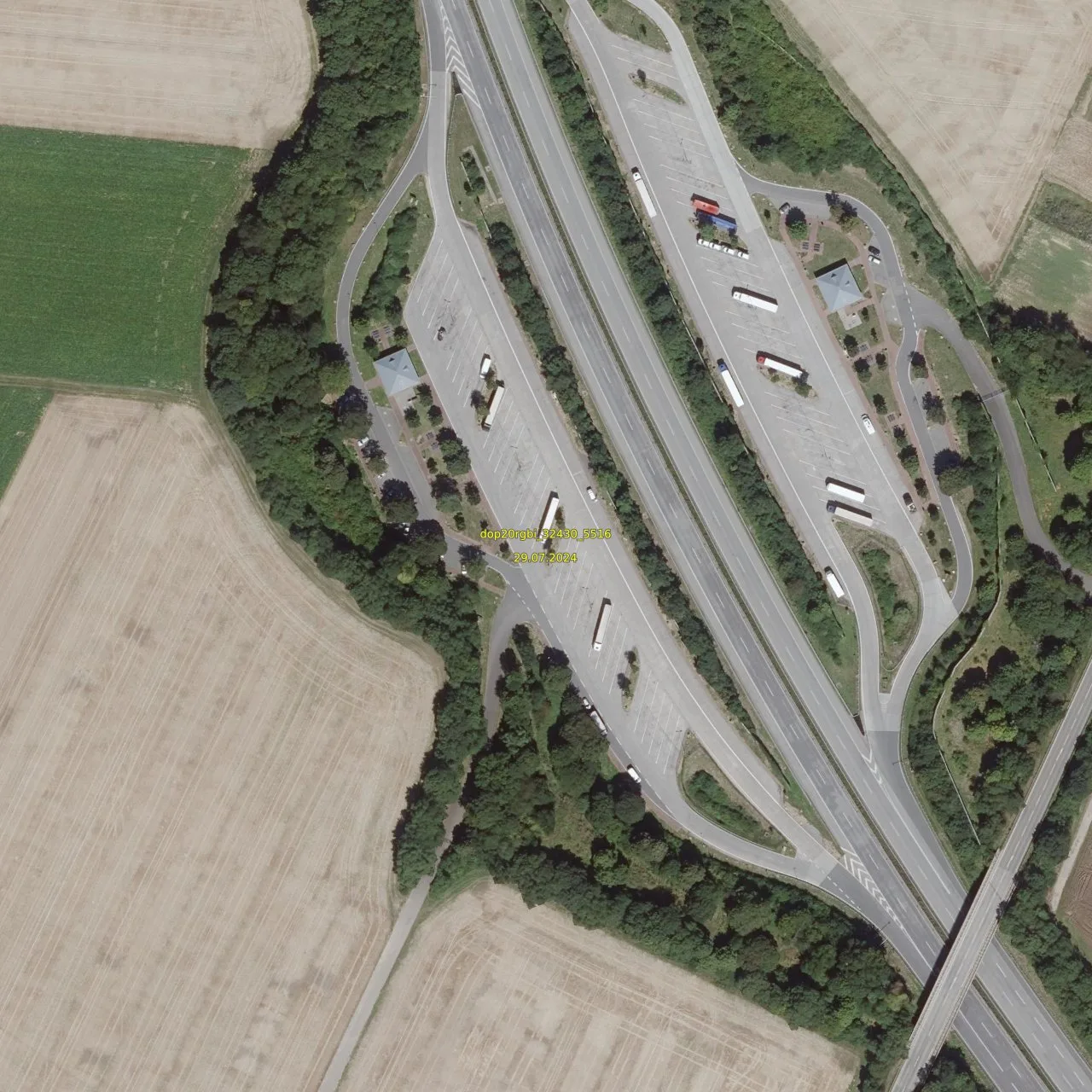 Luftbild (Orthofoto) des LKW-Parkplatzes Menhir aus dem Jahr 2024