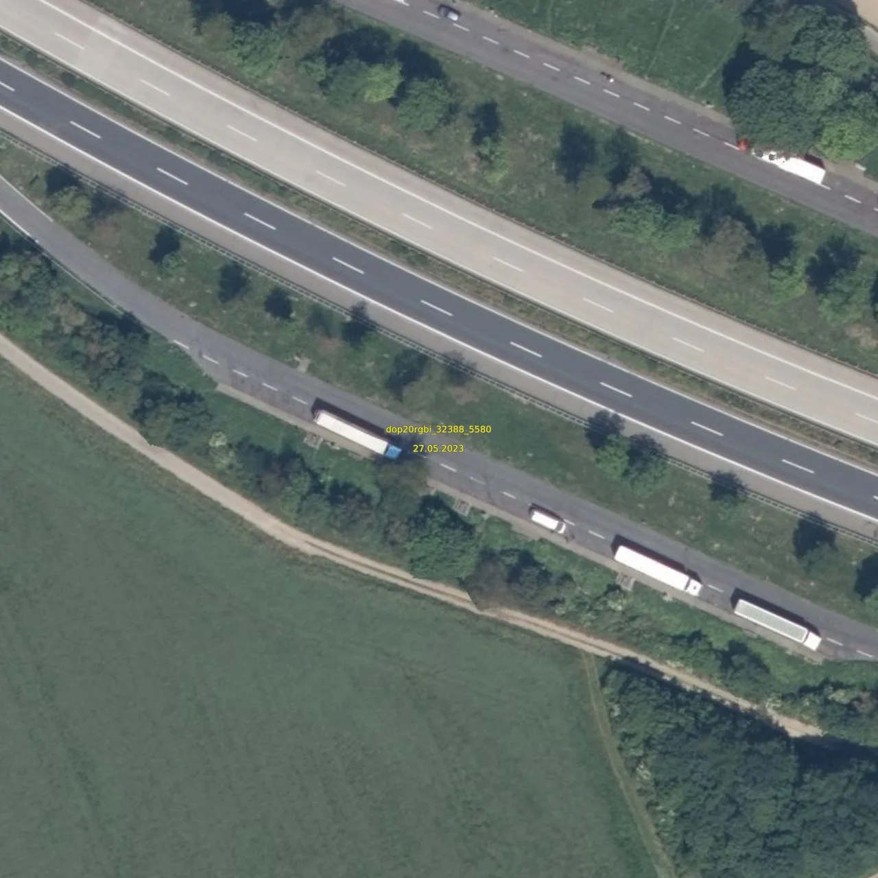 Luftbild (Orthofoto) des LKW-Parkplatzes Im Weidenfeld aus dem Jahr 2023