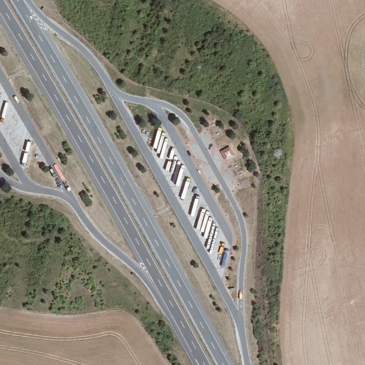 Aerial photo (orthophoto) of truck parking Saaleaue Ost from 2025