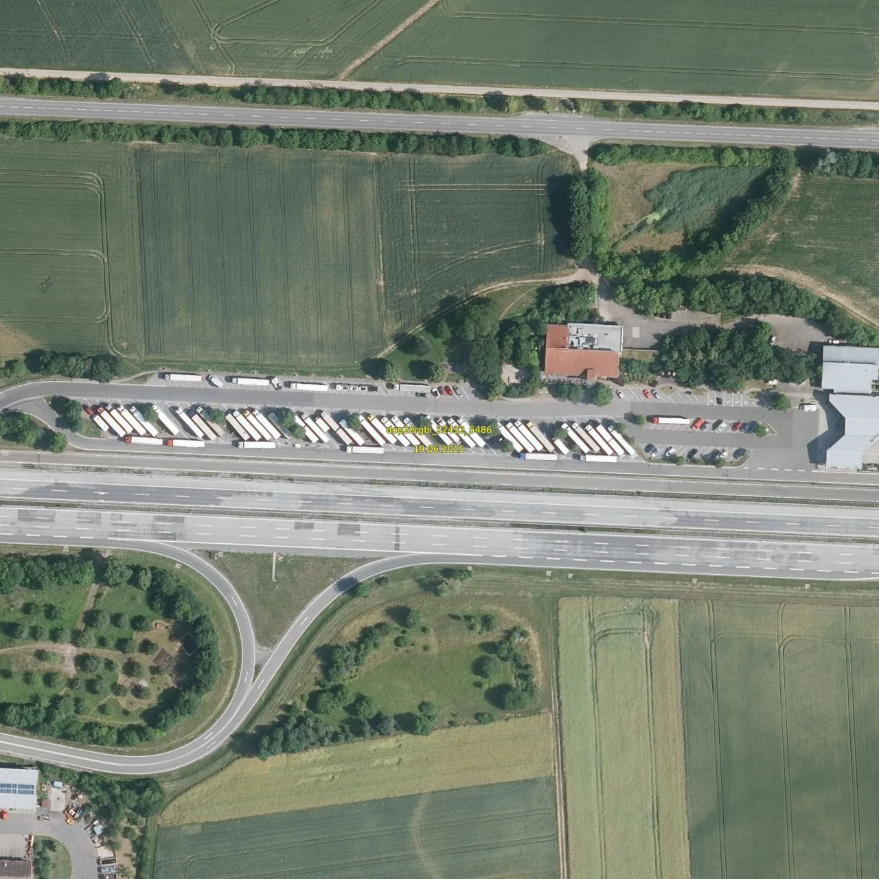 Luftbild (Orthofoto) des LKW-Parkplatzes Pfalz  aus dem Jahr 2025