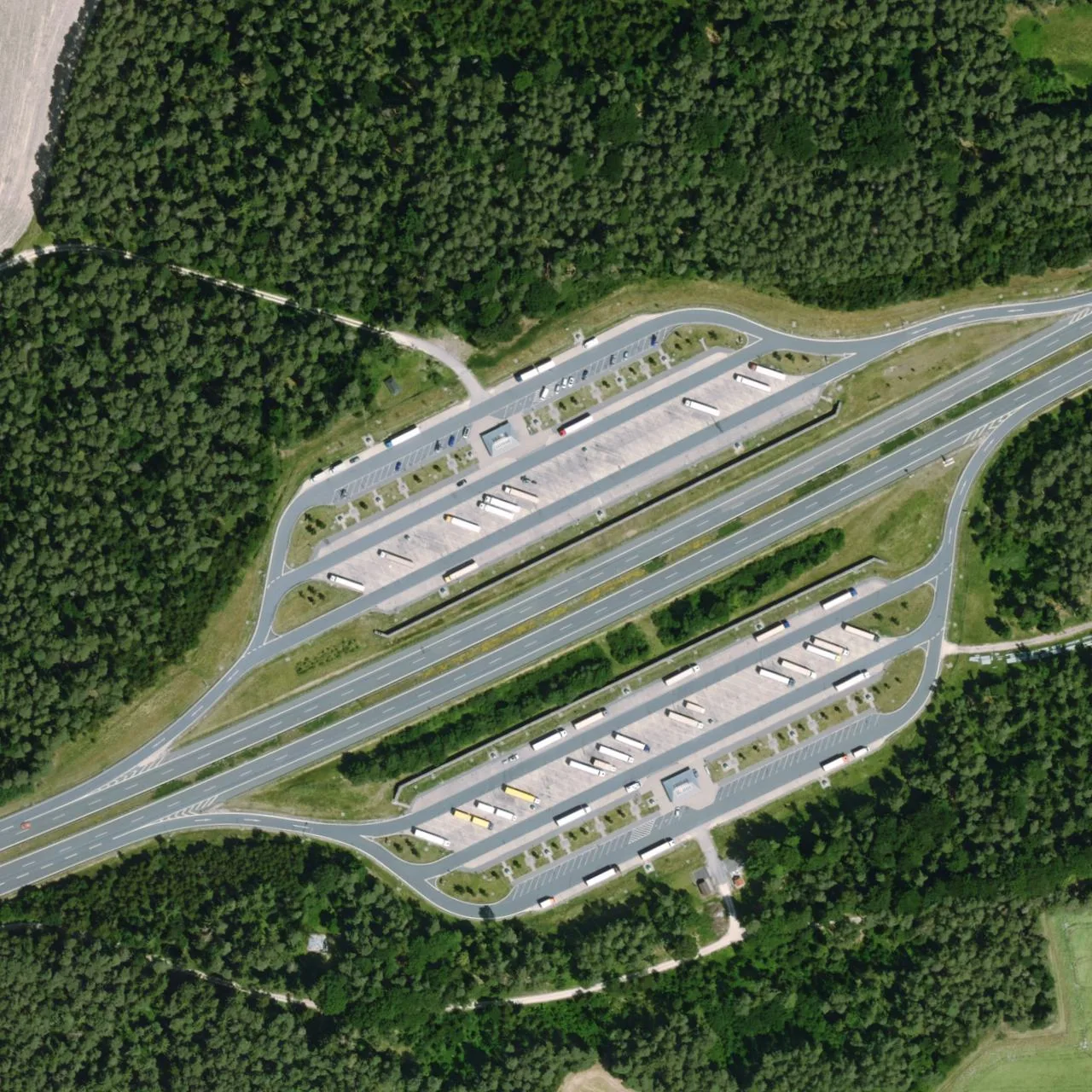 Aerial photo (orthophoto) of truck parking Auergründel Nord from 2025