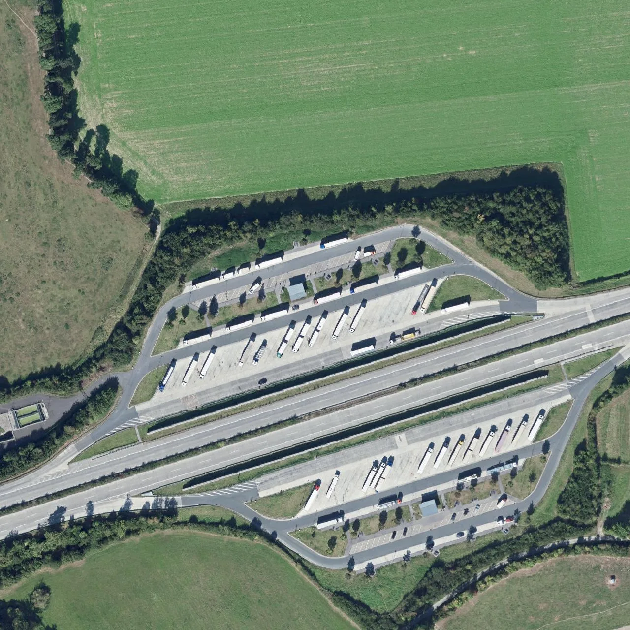Aerial photo (orthophoto) of truck parking Ostönnergrund (Nord) from 2024