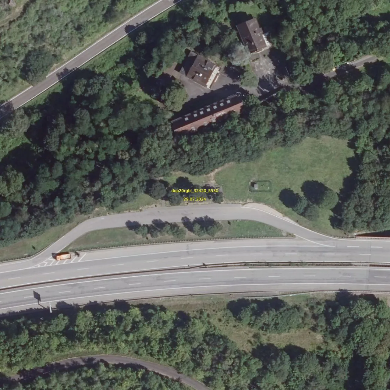 Luftbild (Orthofoto) des LKW-Parkplatzes Trollmühle aus dem Jahr 2024