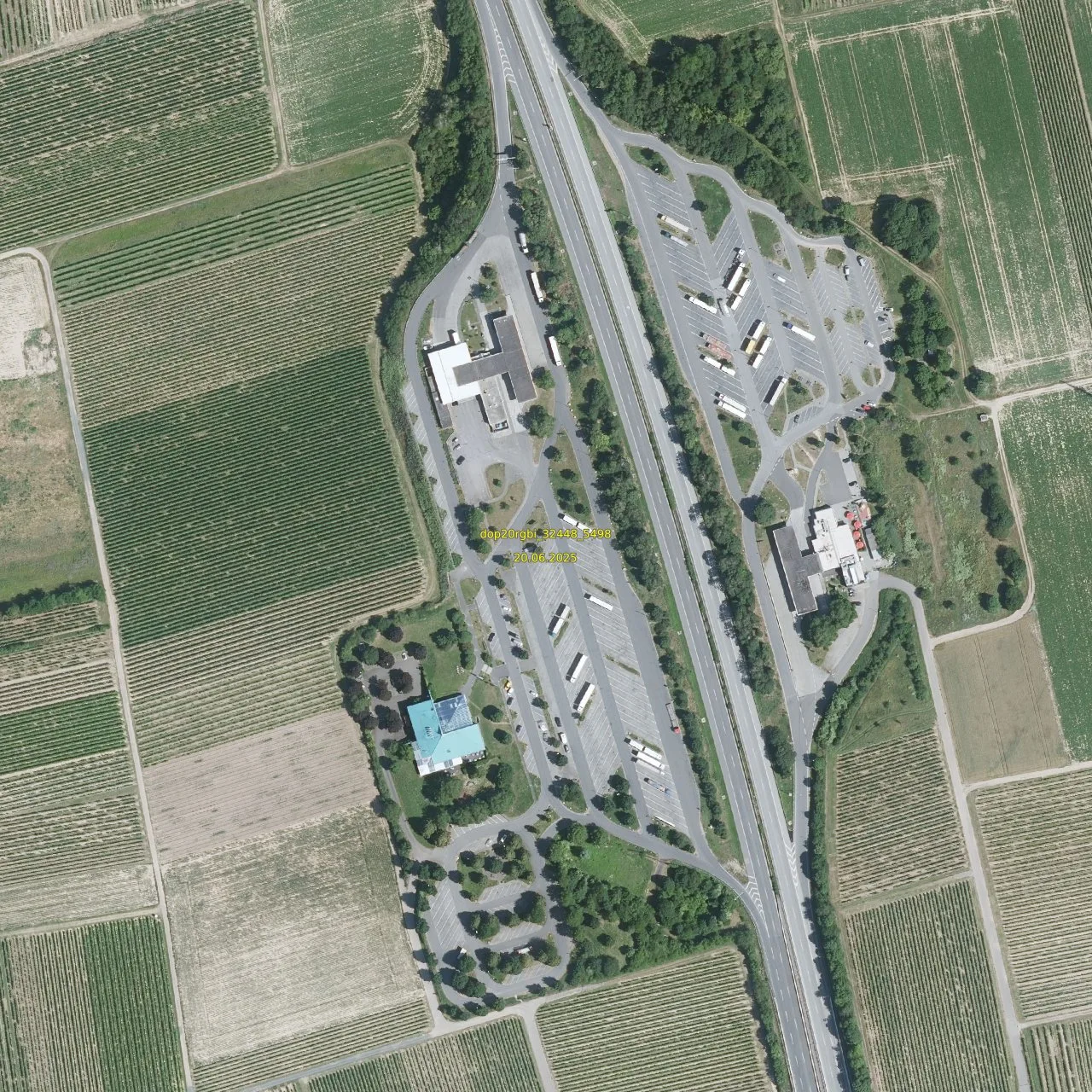 Luftbild (Orthofoto) des LKW-Parkplatzes Wonnegau West aus dem Jahr 2025
