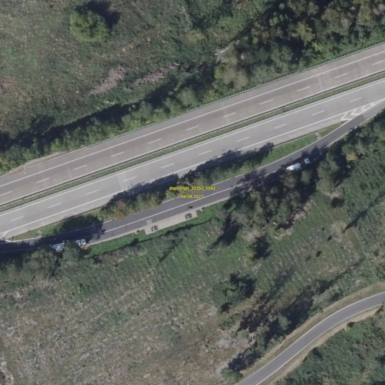 Luftbild (Orthofoto) des LKW-Parkplatzes Steininger Höhe aus dem Jahr 2023
