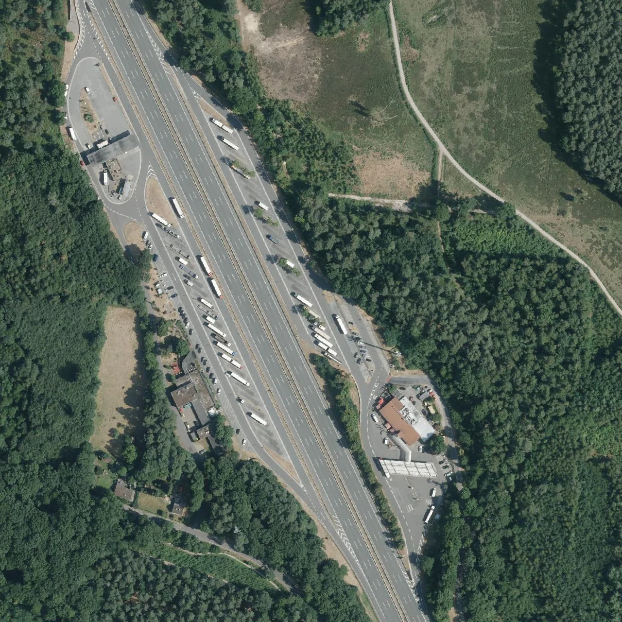 Luftbild (Orthofoto) des LKW-Parkplatzes Ohligser Heide Ost aus dem Jahr 2023