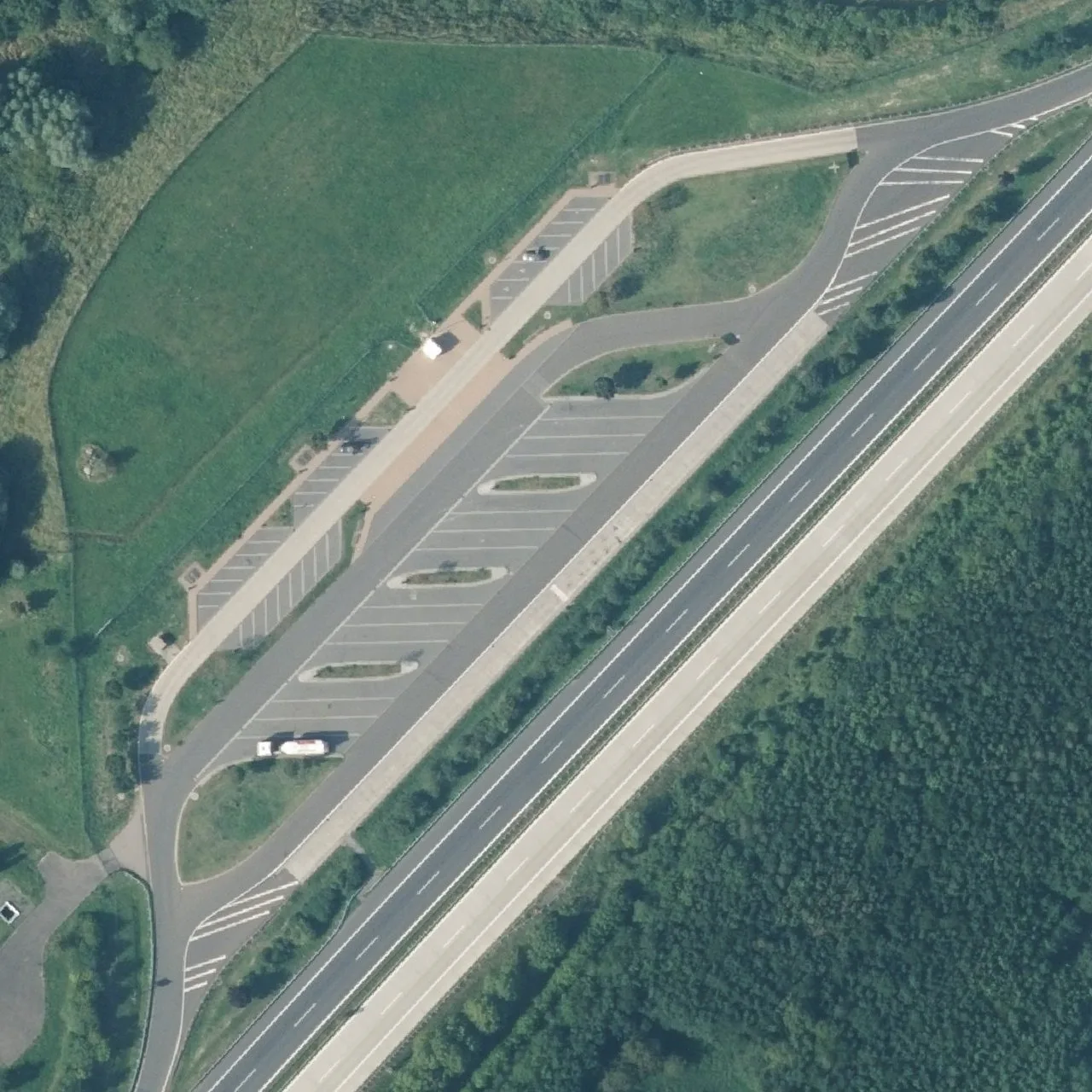 Aerial photo (orthophoto) of truck parking Rathsburgseen Nord from 2025