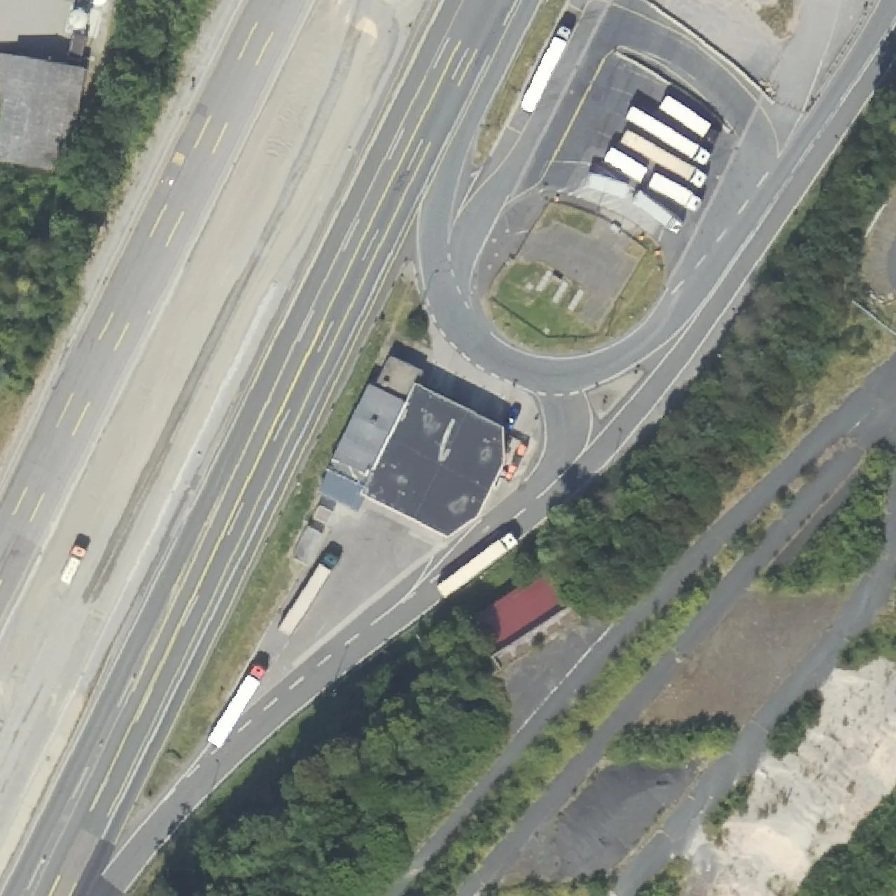 Aerial photo (orthophoto) of truck parking Kirchheim Ost from 2024