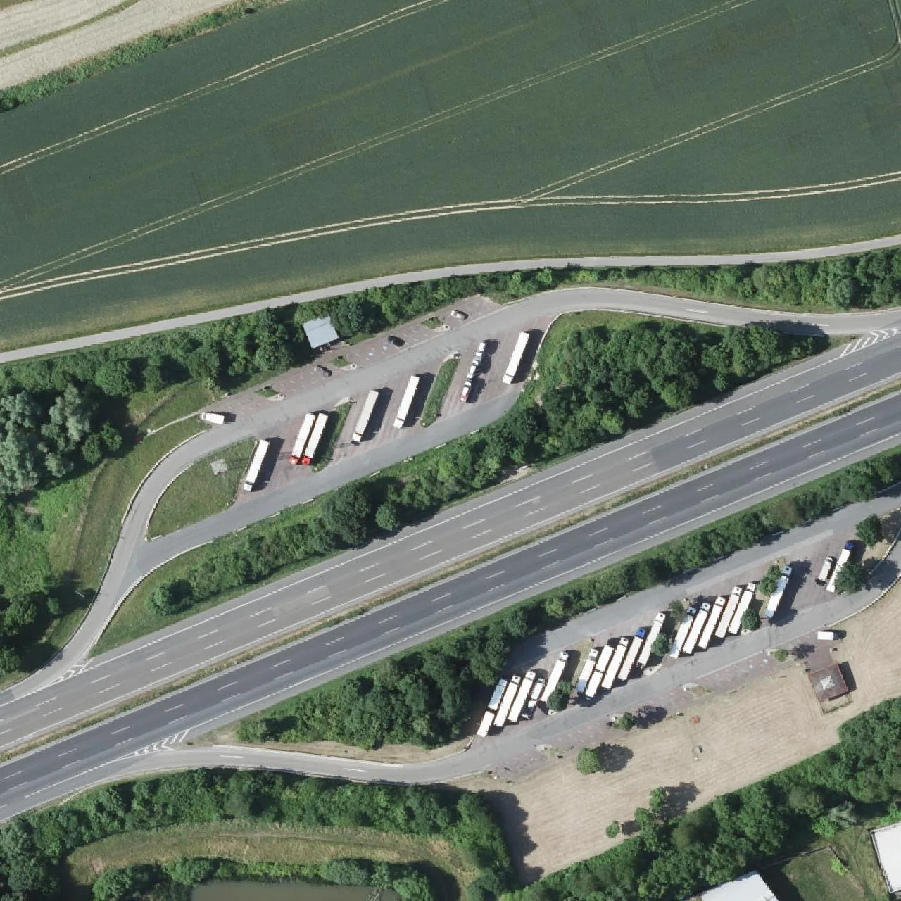 Luftbild (Orthofoto) des LKW-Parkplatzes Stropmütze aus dem Jahr 2023