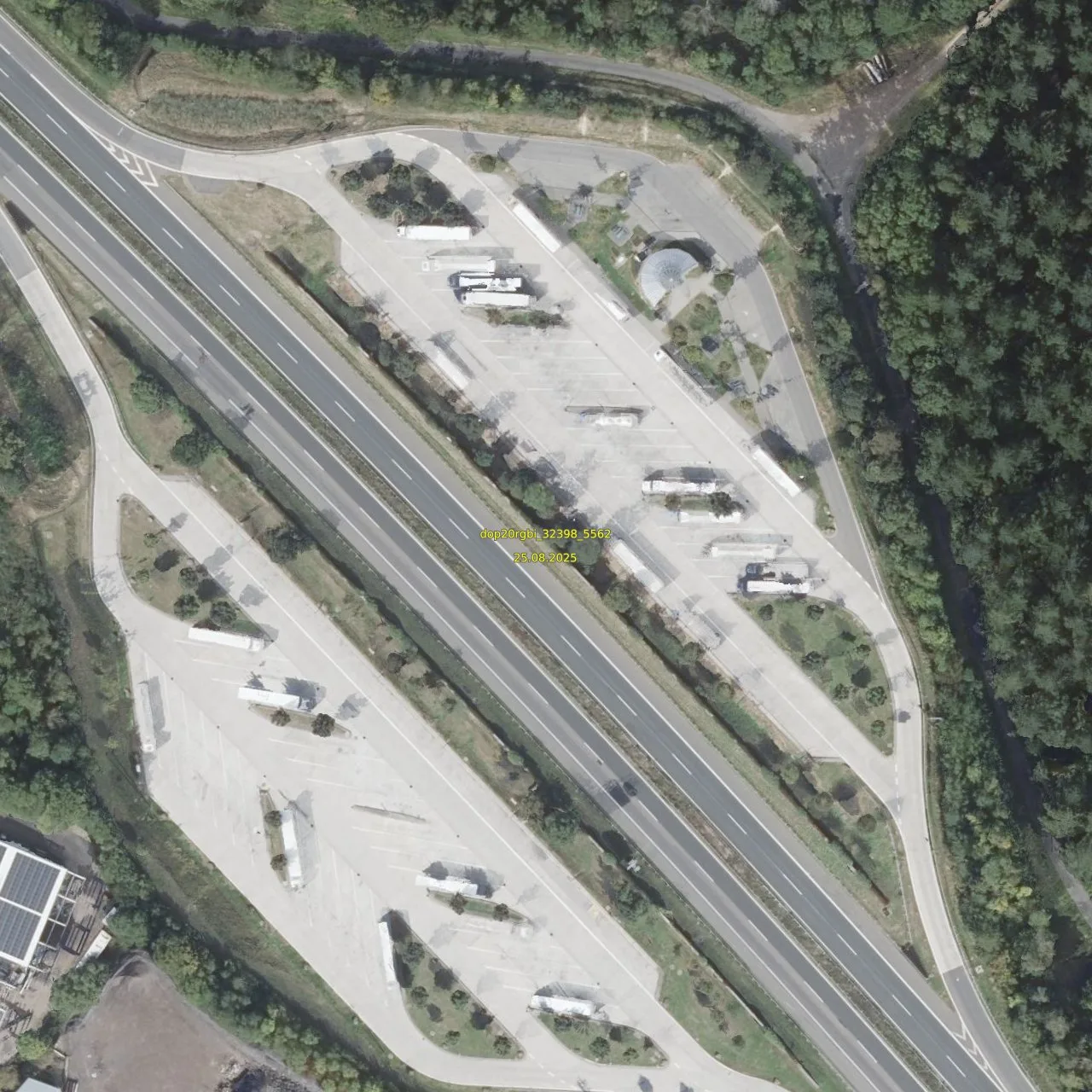 Luftbild (Orthofoto) des LKW-Parkplatzes Hellerwald aus dem Jahr 2025