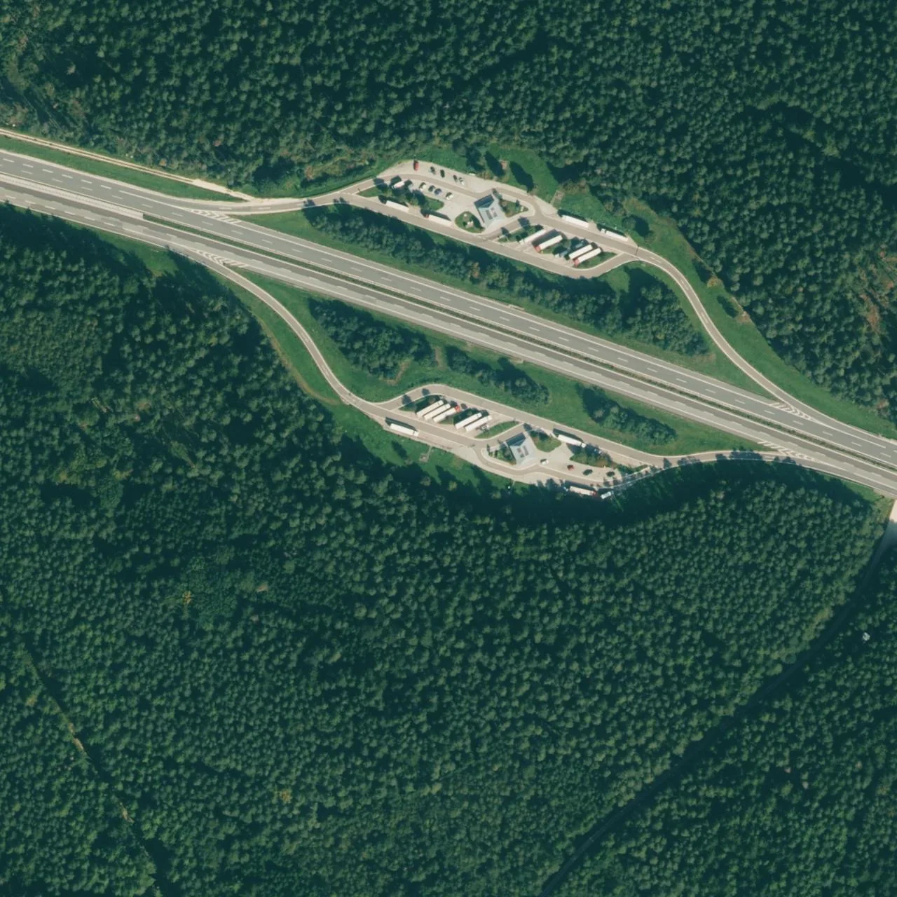 Luftbild (Orthofoto) des LKW-Parkplatzes Laubenschlag Süd aus dem Jahr 2023