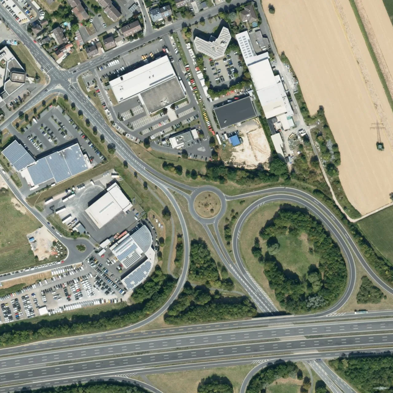 Luftbild (Orthofoto) des LKW-Parkplatzes CALPAM Autohof Kleinostheim aus dem Jahr 2023