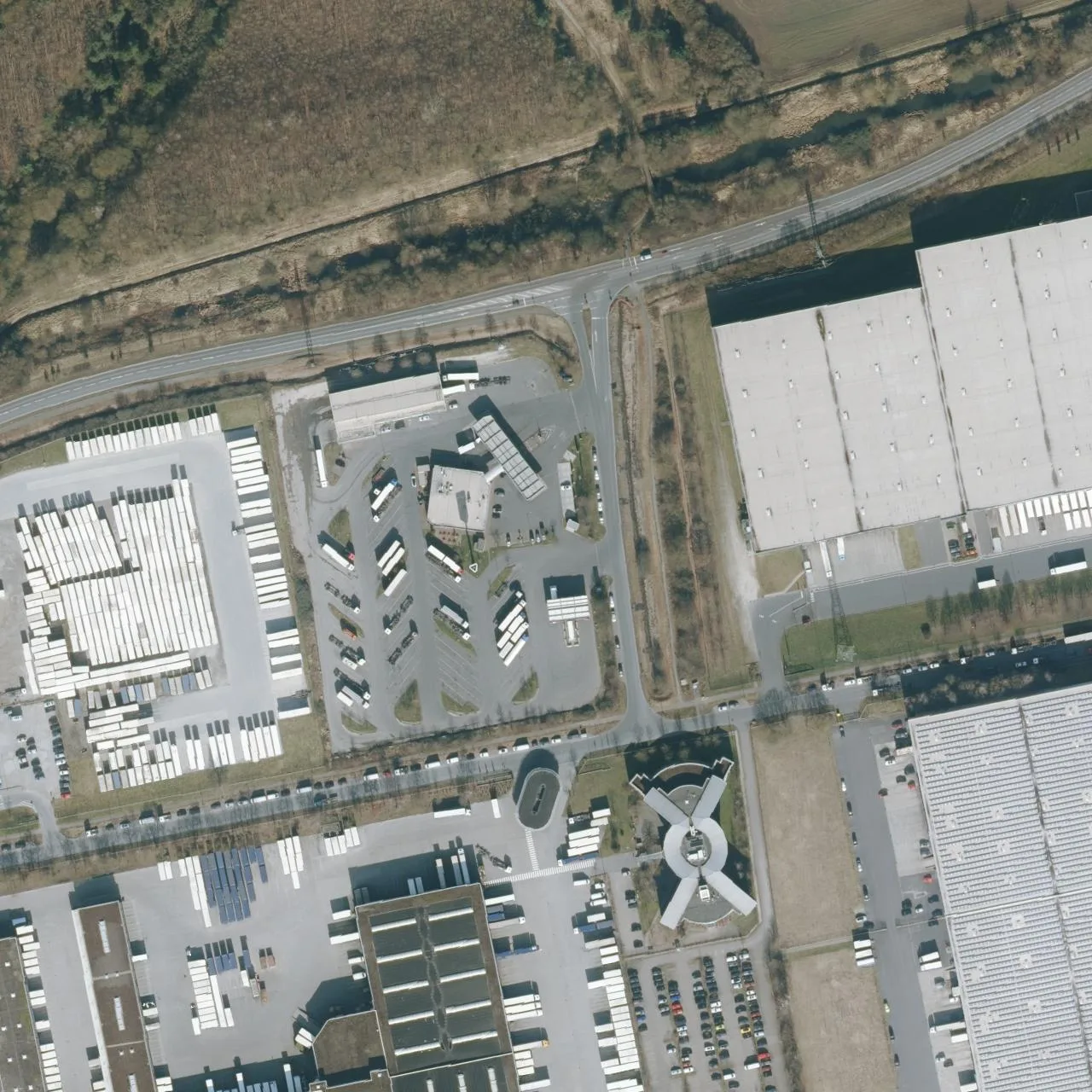 Aerial photo (orthophoto) of truck parking Total Autohof Lehrte from 2025
