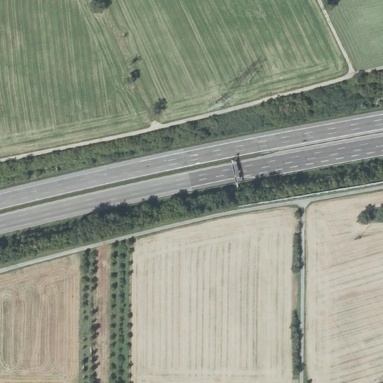 Luftbild (Orthofoto) des LKW-Parkplatzes Total Autohof Wiesloch aus dem Jahr 2023