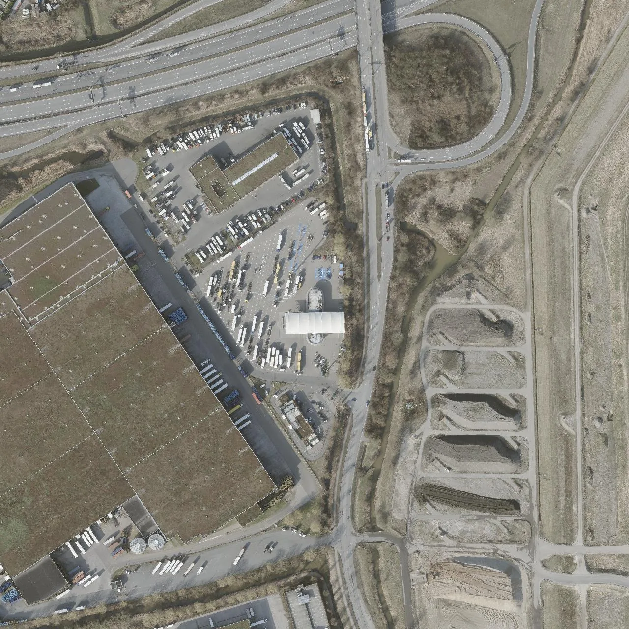 Aerial photo (orthophoto) of truck parking Tankpark Moorfleet from 2025
