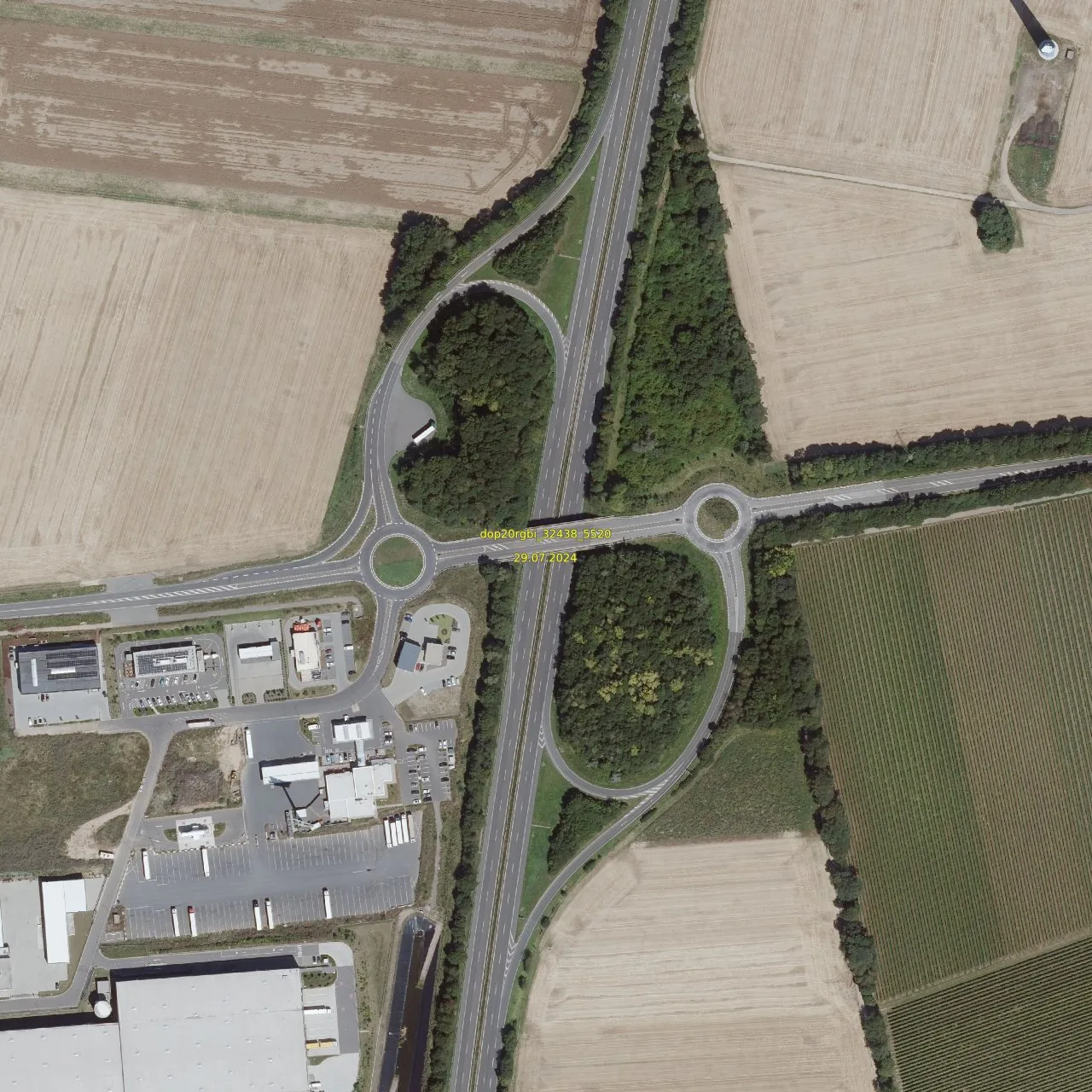 Luftbild (Orthofoto) des LKW-Parkplatzes 24-TOTAL Autohof Wörrstadt aus dem Jahr 2024