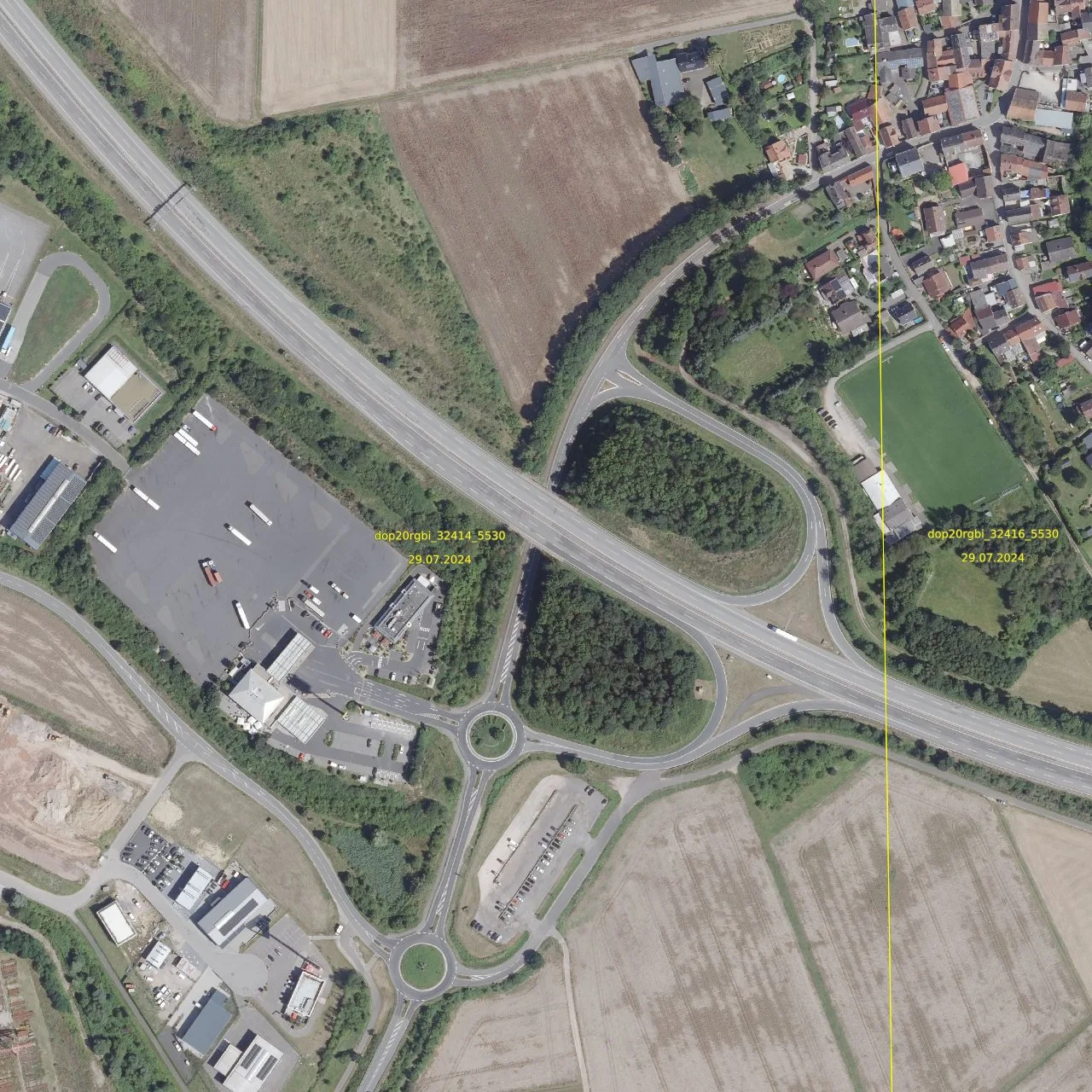 Luftbild (Orthofoto) des LKW-Parkplatzes Euro Rastpark Waldlaubersheim aus dem Jahr 2024