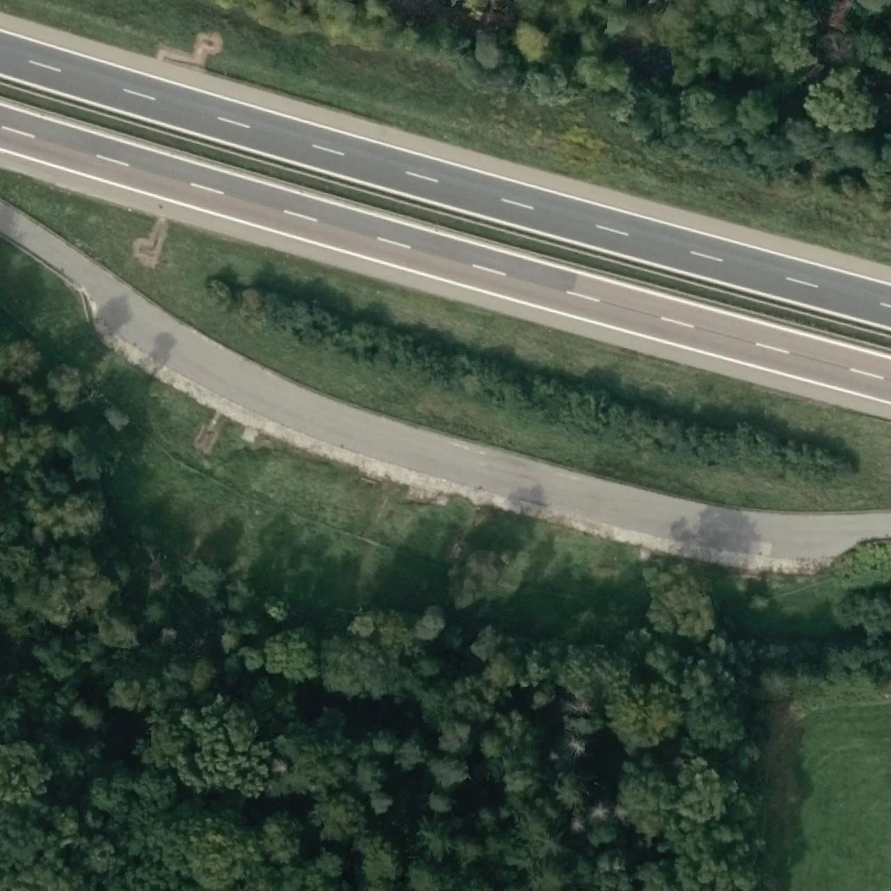 Luftbild (Orthofoto) des LKW-Parkplatzes Vogelherd (wird aufgelassen) aus dem Jahr 2023