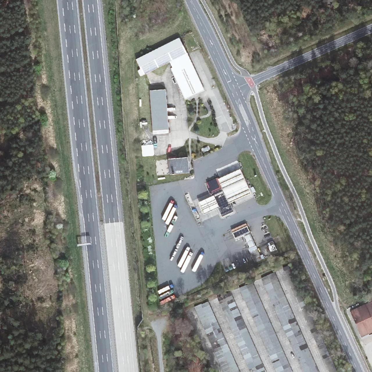 Aerial photo (orthophoto) of truck parking Autohof Shell Tankstelle Hermsdorf_AS Bad Klosterlausnitz (kein Autohof) from 2024