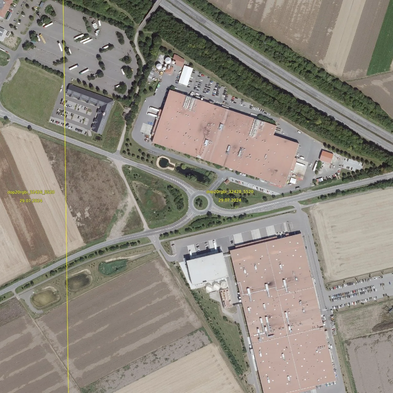 Luftbild (Orthofoto) des LKW-Parkplatzes Esso Autohof Gau-Bickelheim aus dem Jahr 2024