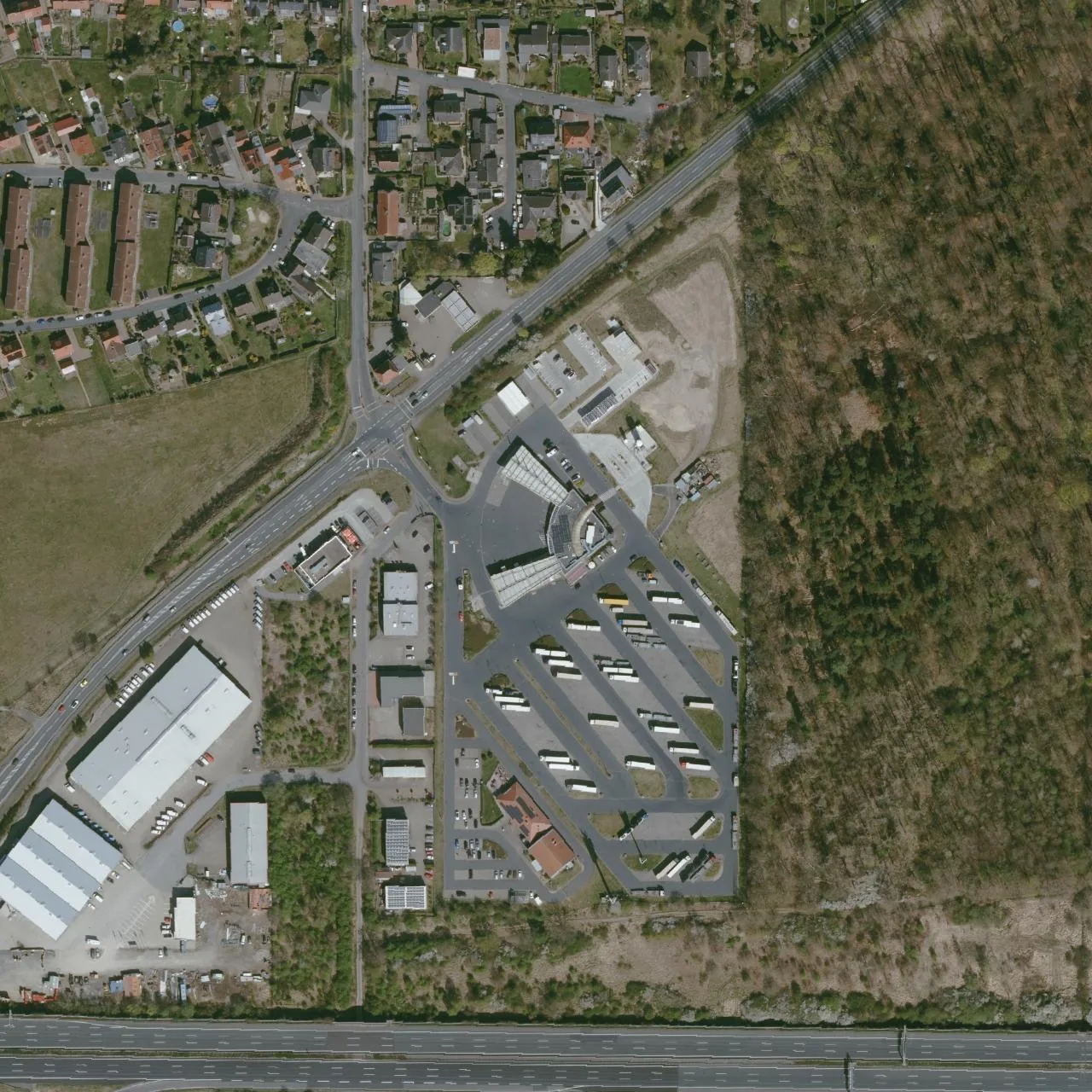 Aerial photo (orthophoto) of truck parking Shell Autorastpark Lehre Wendhausen from 2025