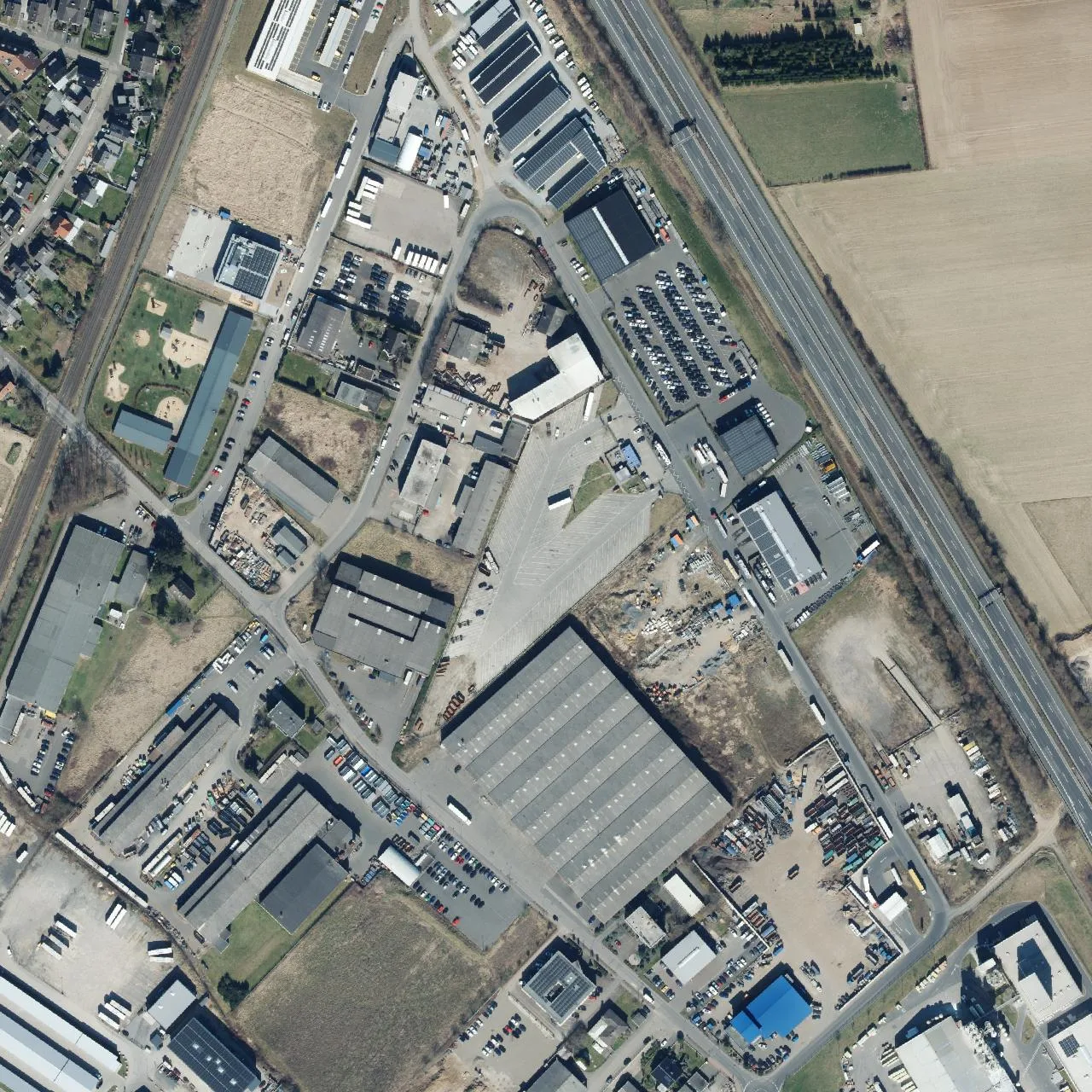 Luftbild (Orthofoto) des LKW-Parkplatzes Truck-Inn-A61 aus dem Jahr 2025