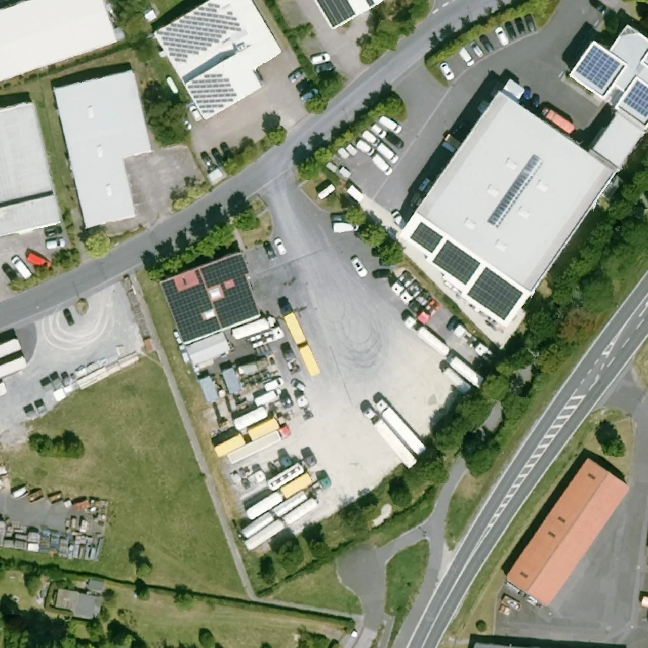 Luftbild (Orthofoto) des LKW-Parkplatzes V&S Logistics GmbH aus dem Jahr 2023