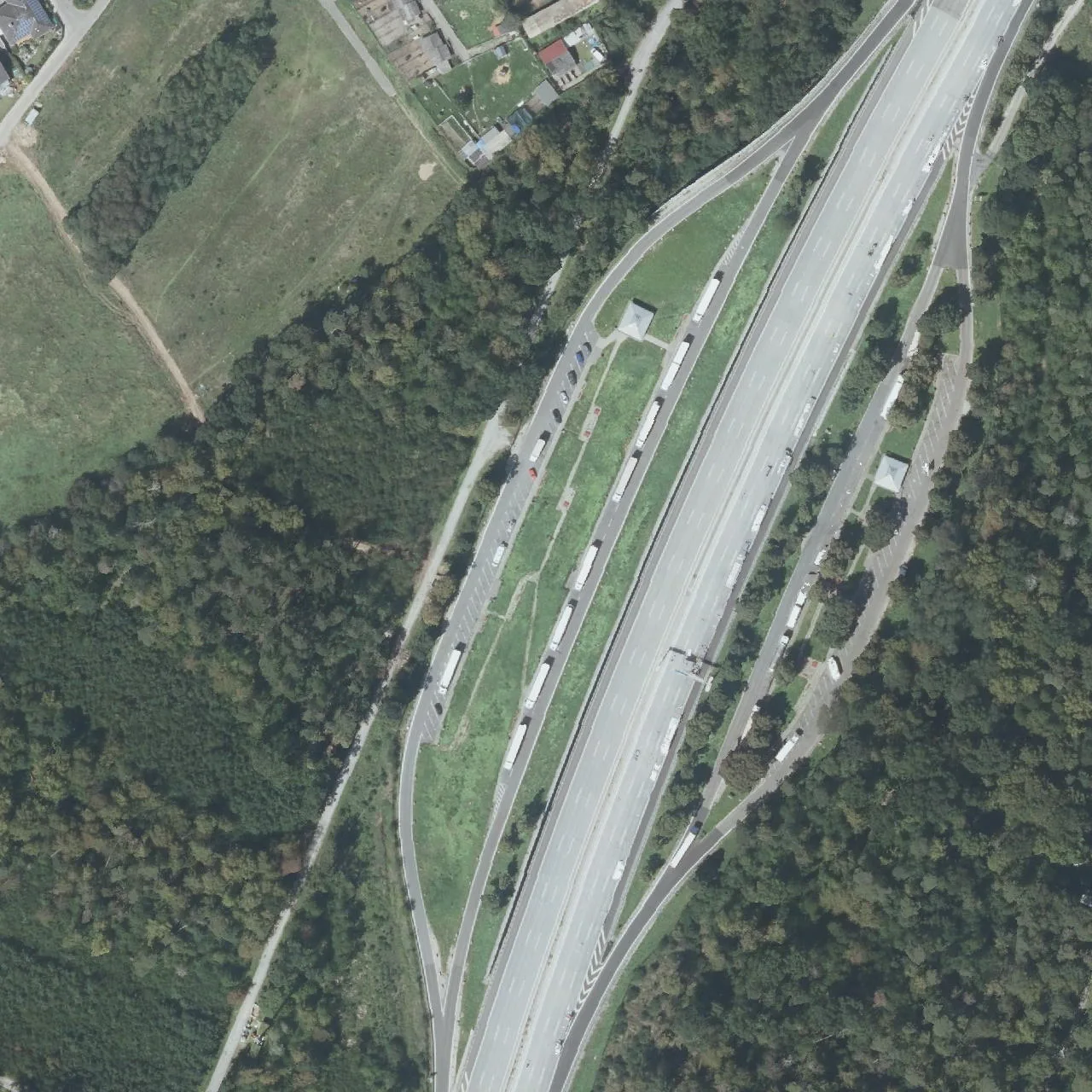 Luftbild (Orthofoto) des LKW-Parkplatzes Mönchberg aus dem Jahr 2023